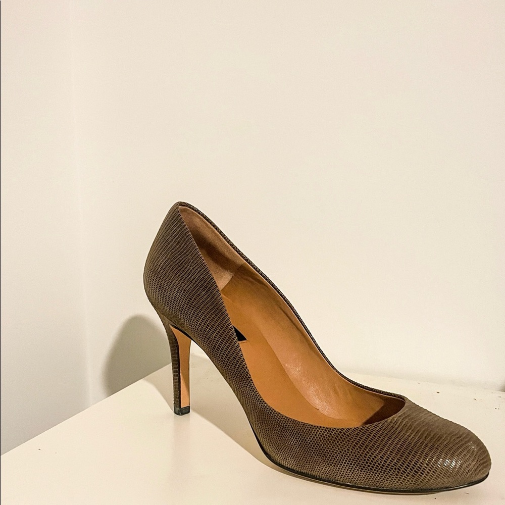 Ann Taylor Tan Snakeskin Heels, EUC, 7